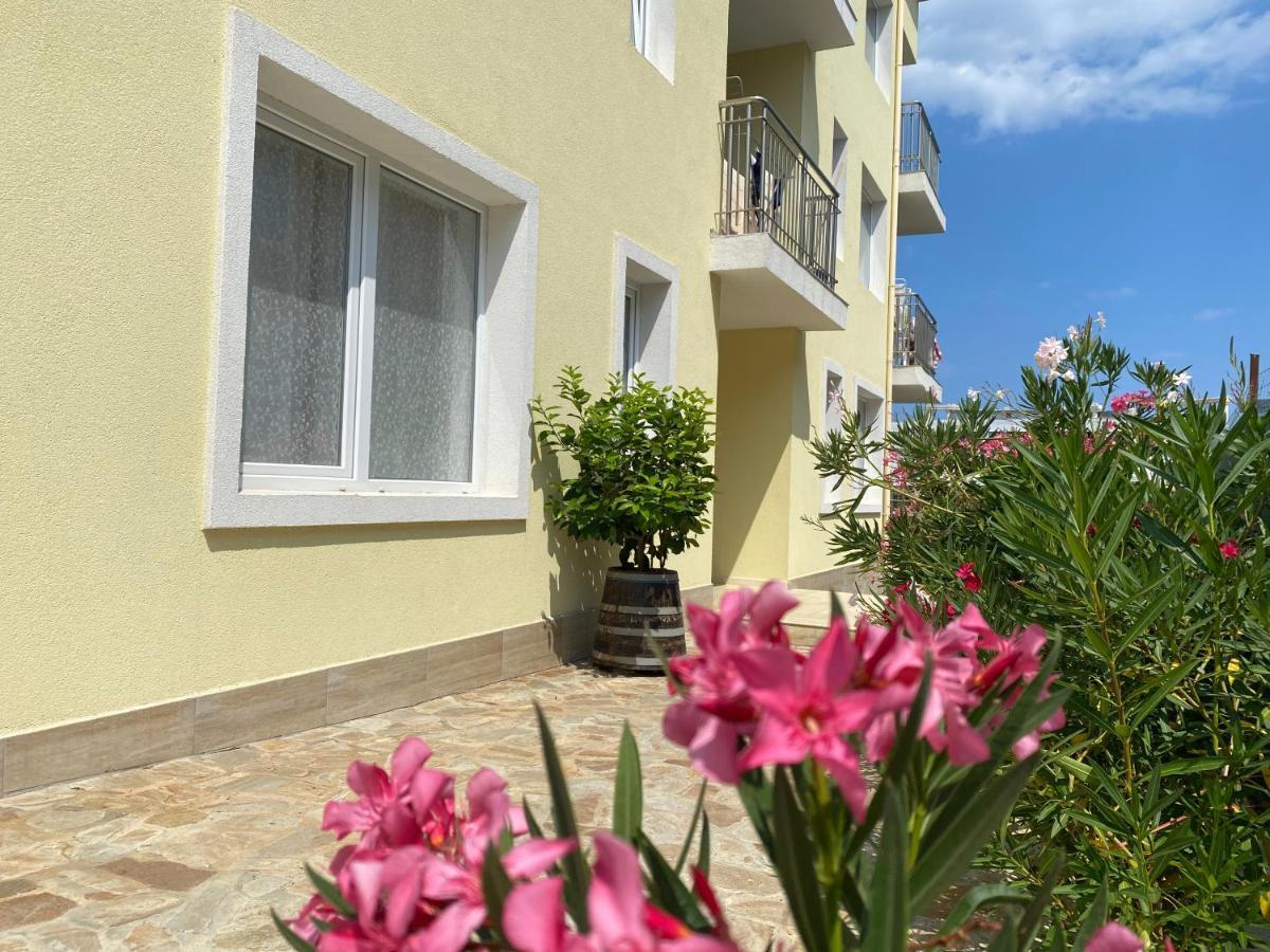 Byala Friendy Sea Apartaments Buitenkant foto